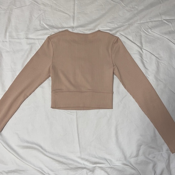 Long Sleeve Ribbed Crop Top - Picture 2 of 3